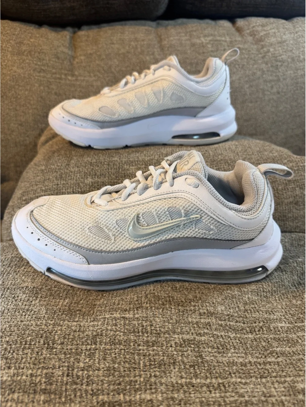 Nike Air Max AP White Pure Platinum Metallic Silver Sneakers Women's Size 9